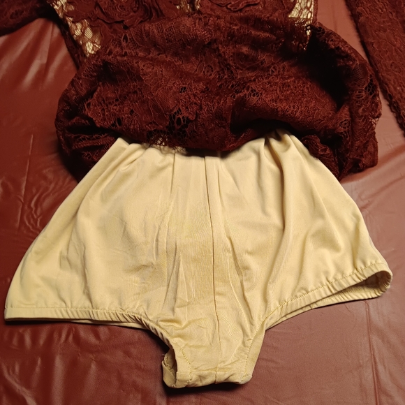 Luxxel Maroon Sheer Embroidered Floral Bodycon Dress w/Nude Bodysuit szS N.W.T. - Picture 7 of 8